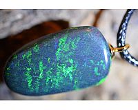 19ct 25x15x7 Top Broadflash Mooka Hard Matrix Boulder Opal Kette